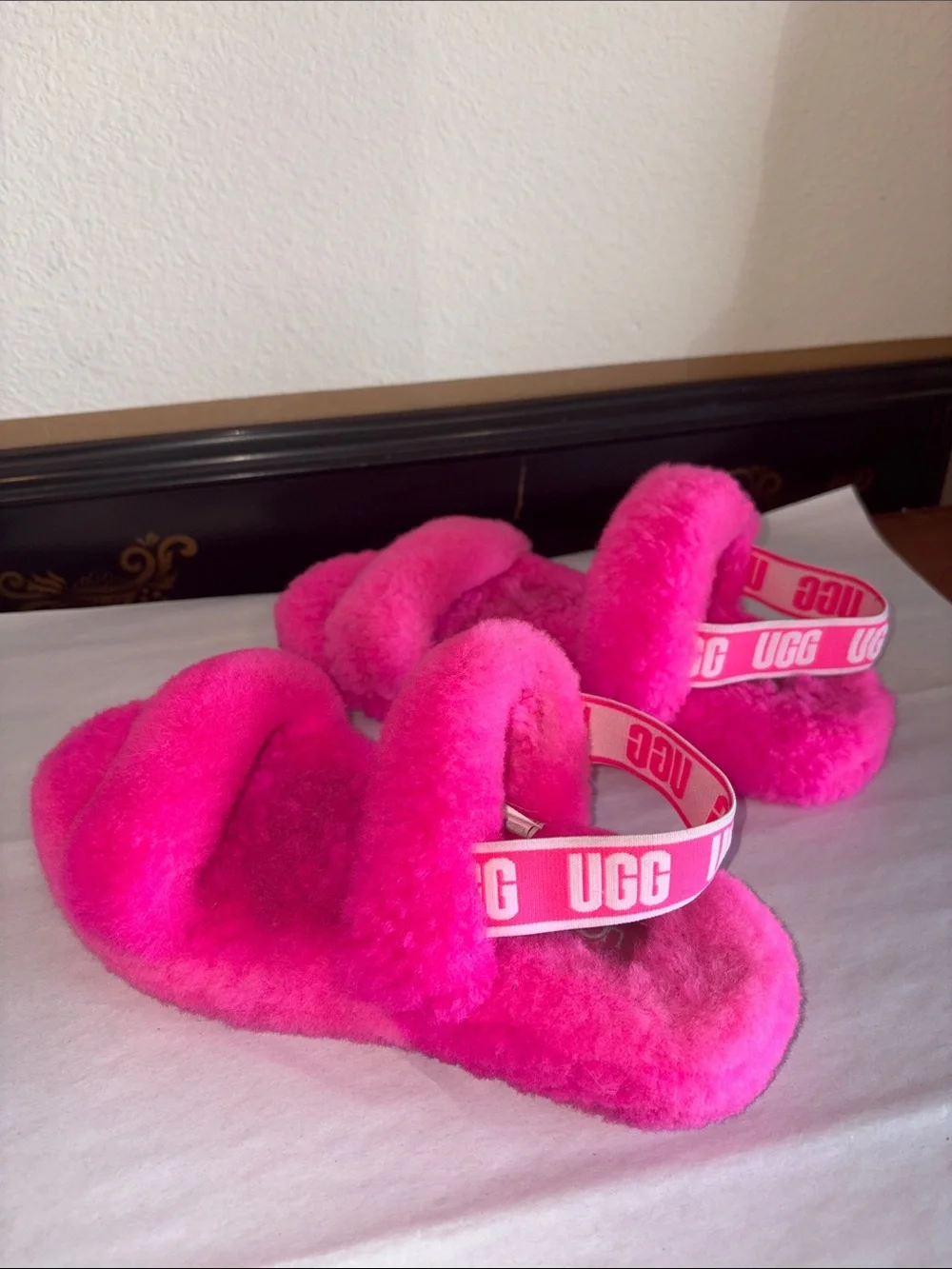 UGG Hot Pink Shearling Slide Sandals 🩷🩷🩷